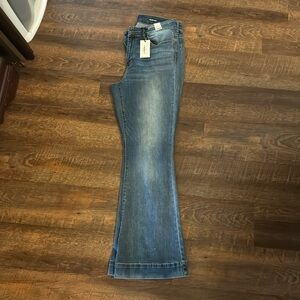 Judy blue mid rise non distressed Trouser flare pants. Brand new never worn